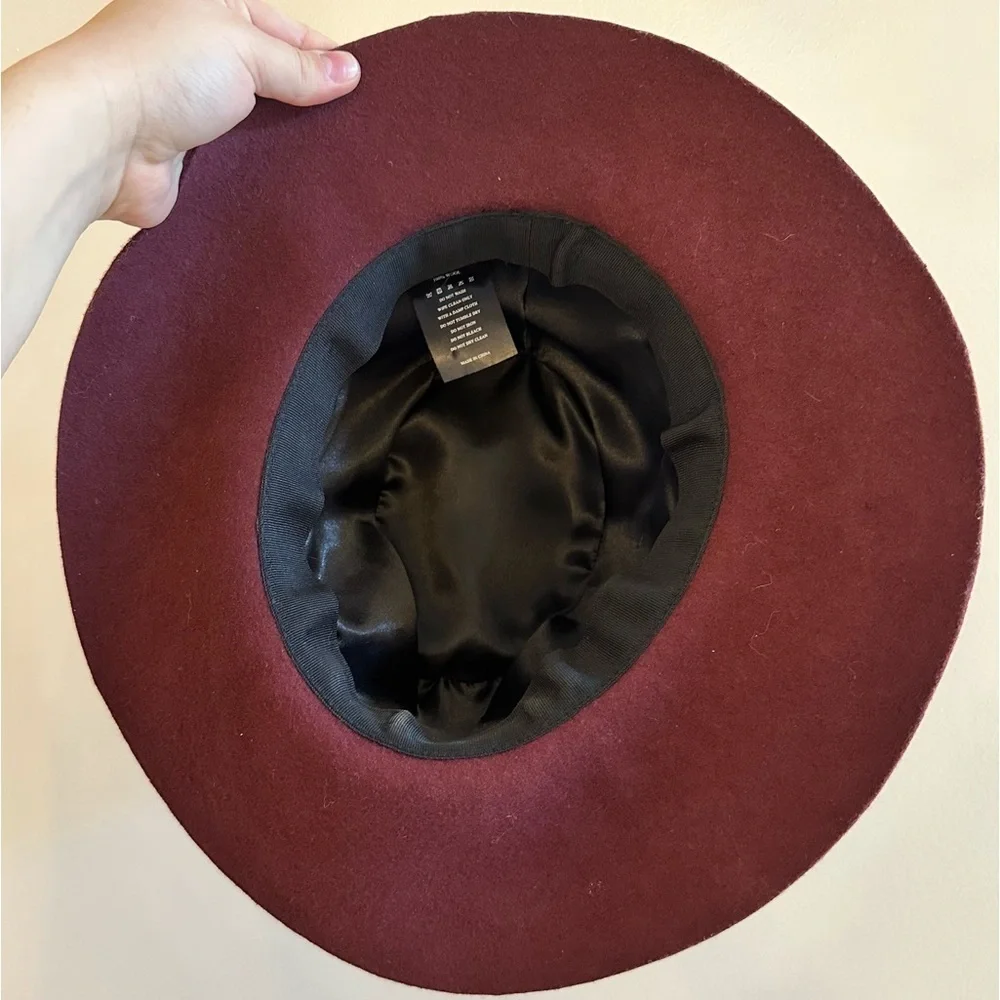 Women’s stylish beautiful burgundy wool hat